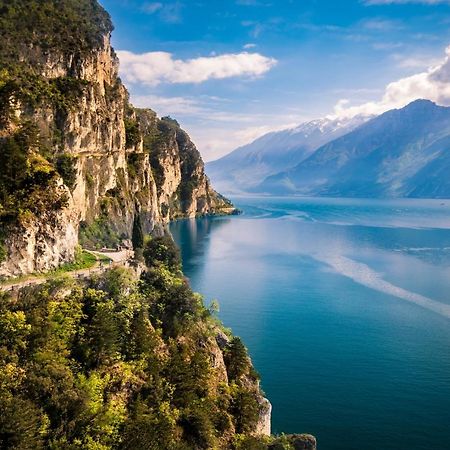 Sky&Pool Dom Riva del Garda Exterior foto